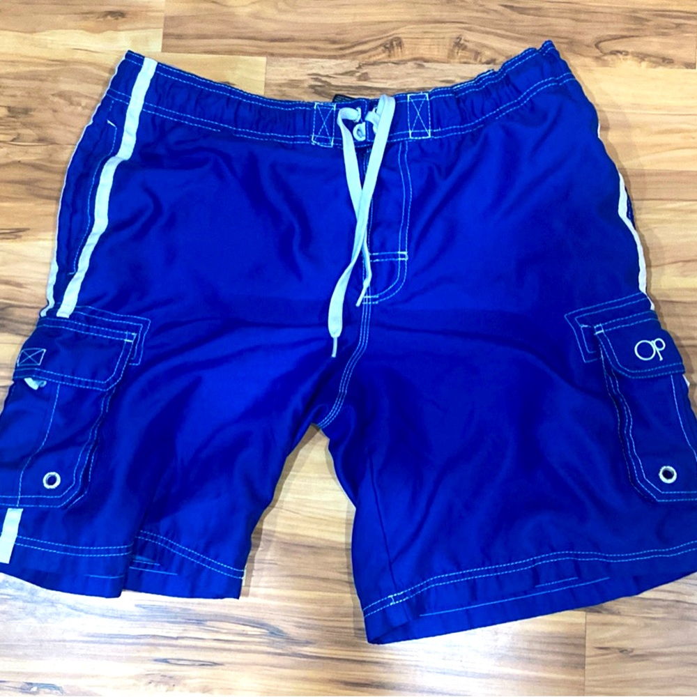 Men’s swim trunks